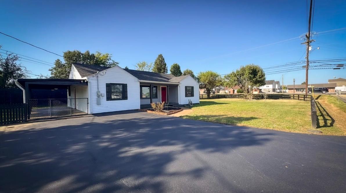 102 Elmwood Dr – Exterior