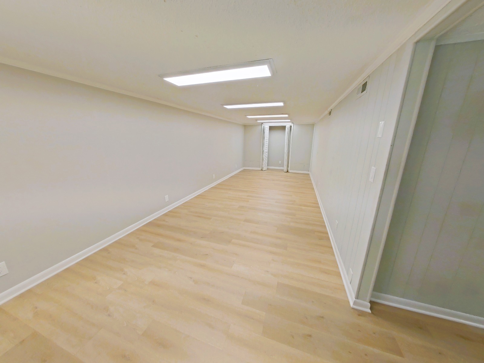 130 Emmitt Ave – Downstairs Large Office