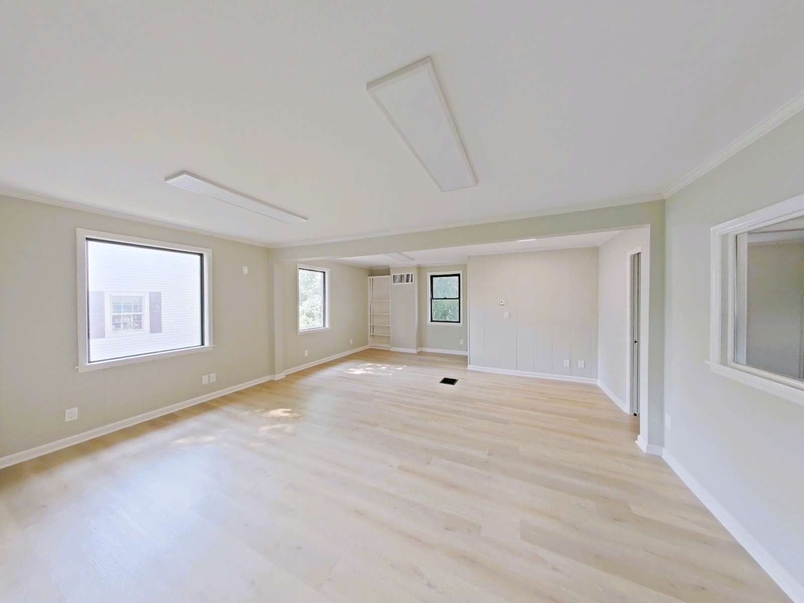 130 Emmitt – Large Open Area