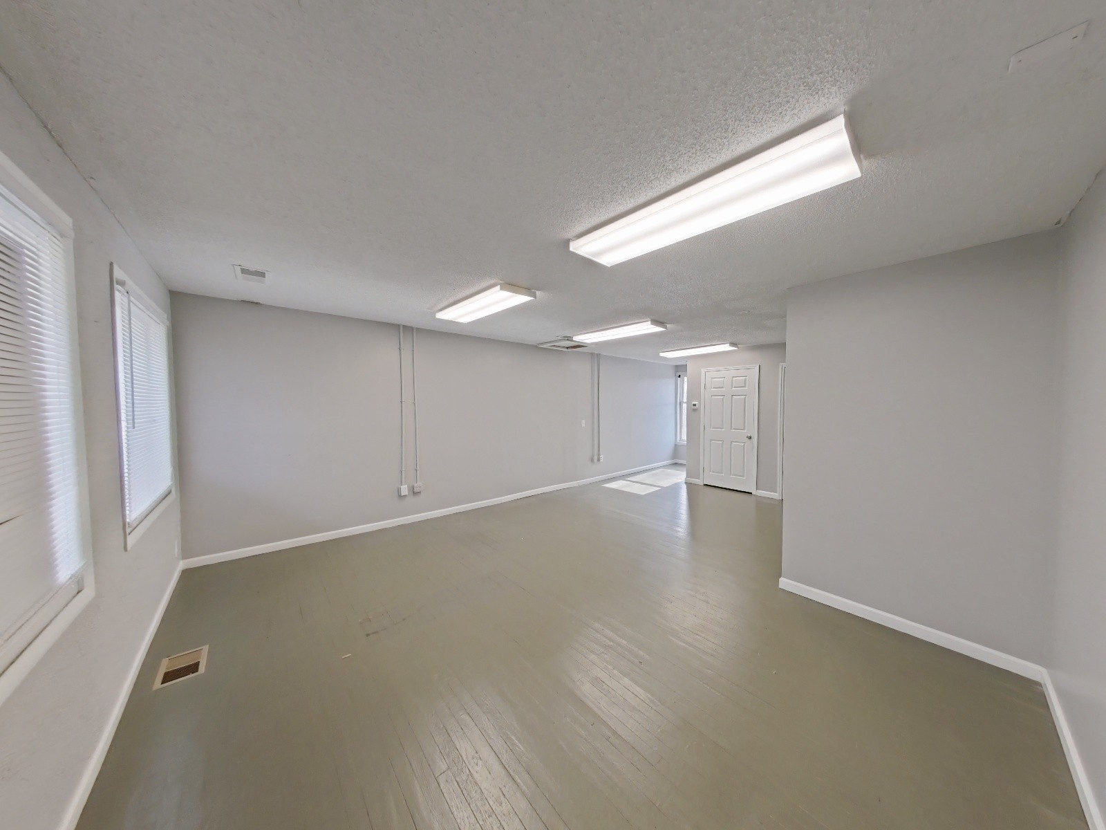 14860 Lebanon Rd – Suite 300 – Entry