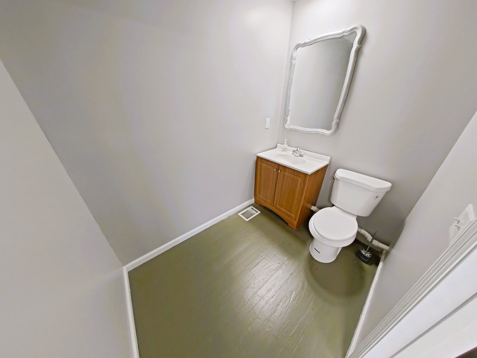 14862 Lebanon Rd – Suite 300 – Restroom